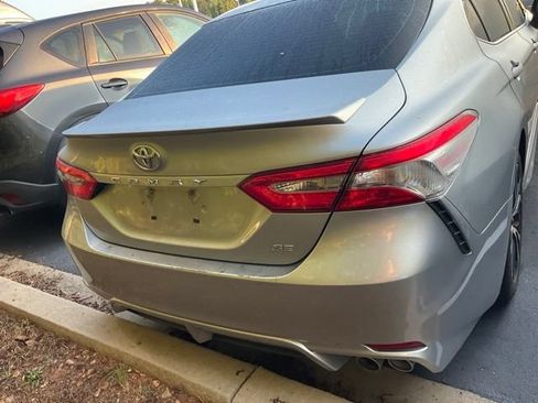Used 2018 Toyota Camry SE w/ Moonroof Package FWD image 7