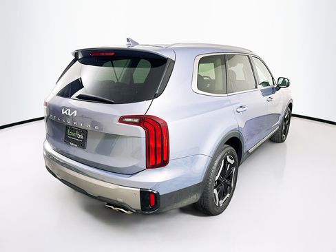 Used 2025 Kia Telluride S image 9