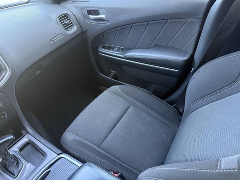Used 2020 Dodge Charger SXT RWD image 18