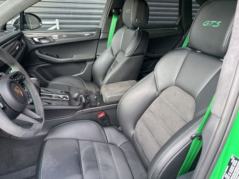Certified 2026 Porsche Macan GTS image 5