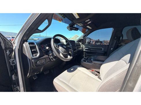 Used 2024 RAM 2500 Big Horn AWD/4WD image 18
