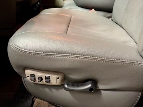 Used 2009 Dodge Ram 2500 Truck SLT w/ Light Group AWD/4WD image 16