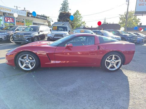 Used 2005 Chevrolet Corvette Coupe w/ Preferred Equipment Group RWD image 3