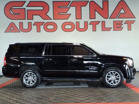 Used 2019 GMC Yukon XL Denali image 1
