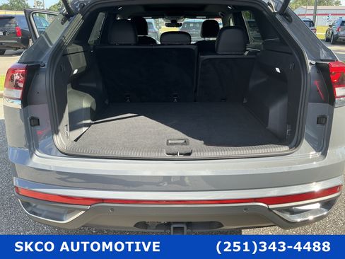 Used 2025 Volkswagen Atlas Cross Sport SE AWD/4WD image 21