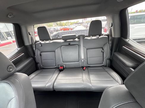 Used 2025 GMC Sierra 1500 SLT AWD/4WD image 15
