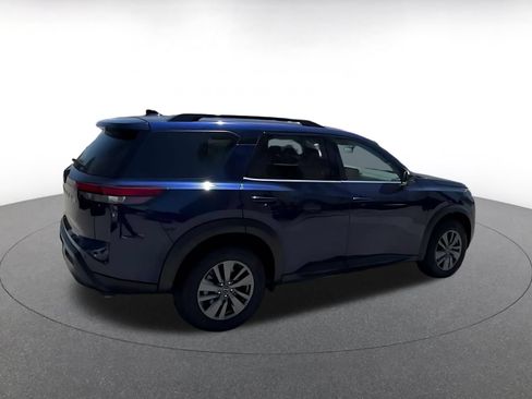 Used 2025 Nissan Pathfinder SV FWD image 15