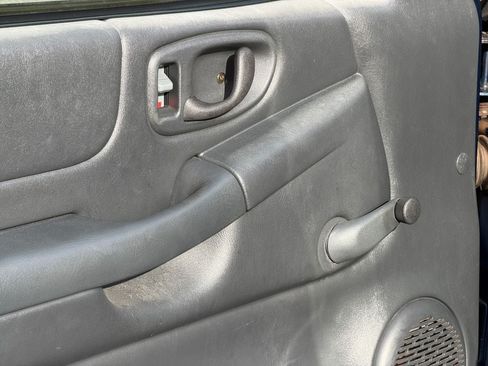 Used 2003 GMC Sonoma SL w/ Convenience Package RWD image 18