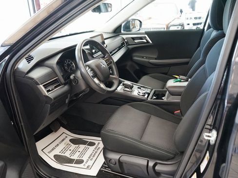 Used 2024 Mitsubishi Outlander ES image 23