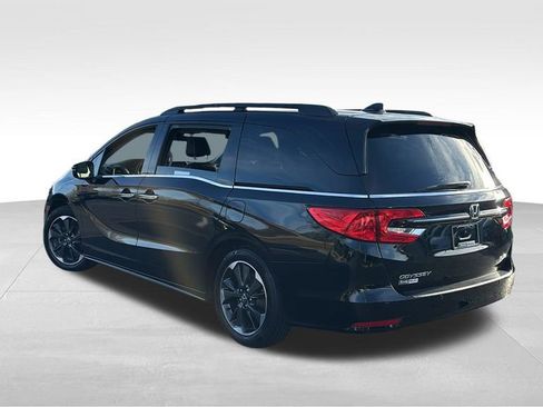 Used 2024 Honda Odyssey Elite image 5