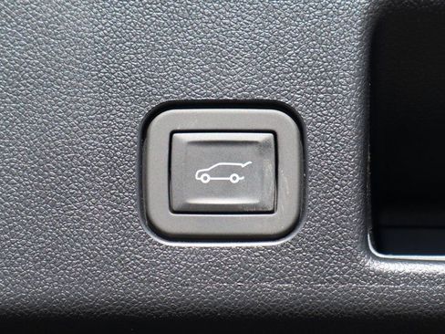 Used 2025 Chevrolet Equinox EV RS image 8