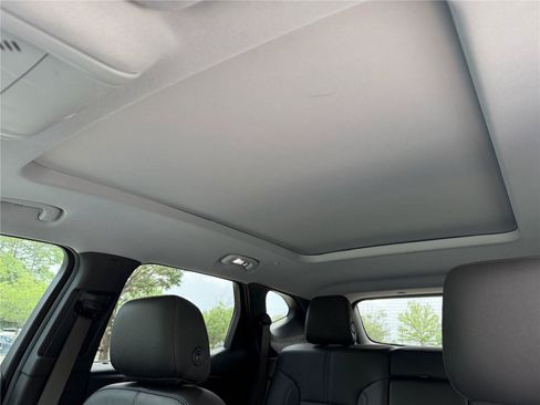 Used 2021 Chevrolet Blazer LT w/ Sound & Technology Package FWD image 12