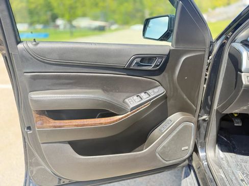 Used 2020 Chevrolet Suburban LT AWD/4WD image 26