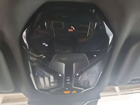 Used 2025 BMW X3 xDrive30i w/ Convenience Package image 18