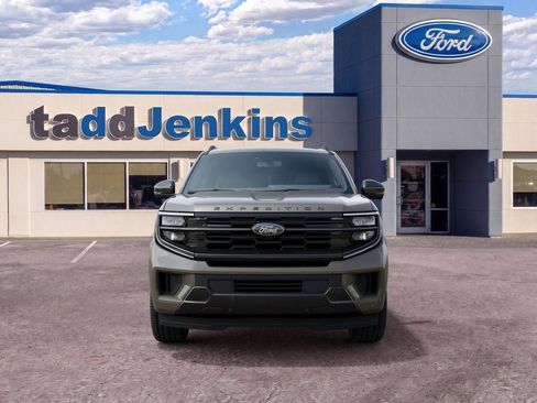 New 2027 Ford Expedition Max Platinum w/ Stealth Appearance Package AWD/4WD image 3