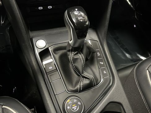 Used 2024 Volkswagen Tiguan SEL R-Line AWD/4WD image 19