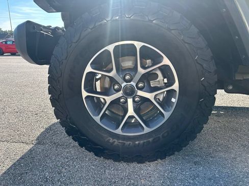 Used 2025 Jeep Gladiator Sport AWD/4WD image 8