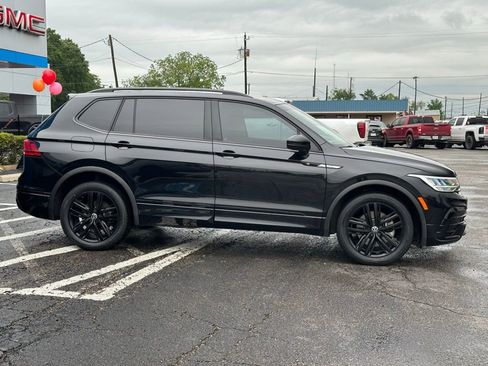 Used 2022 Volkswagen Tiguan SE R-Line FWD image 4