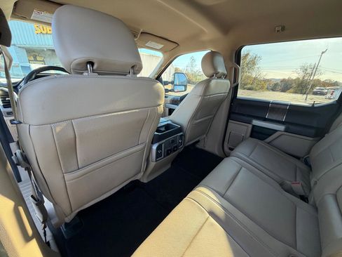 Used 2018 Ford F250 Lariat w/ Chrome Package image 12