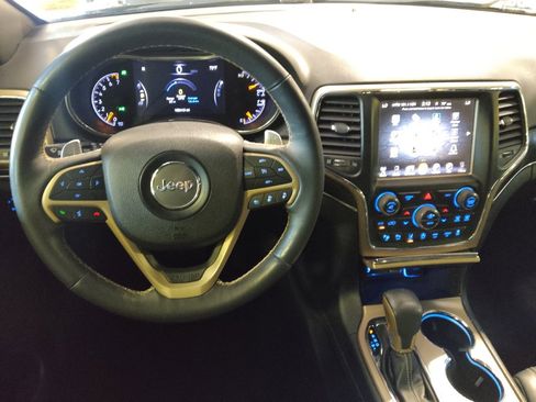 Used 2017 Jeep Grand Cherokee Limited w/ Jeep Active Safety Group AWD/4WD image 22