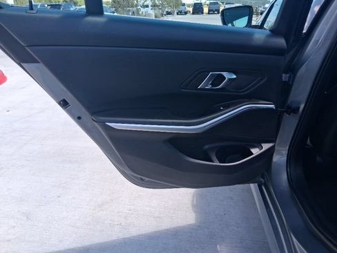 Used 2024 BMW 330i Sedan w/ Premium Package RWD image 15