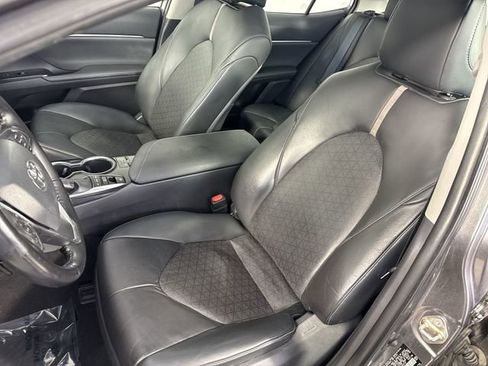 Used 2019 Toyota Camry XSE FWD image 19