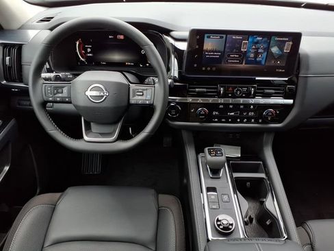 Used 2026 Nissan Pathfinder SL AWD/4WD image 14