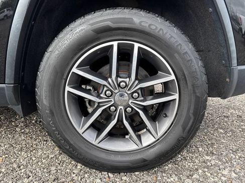 Used 2018 Jeep Grand Cherokee Limited AWD/4WD image 28