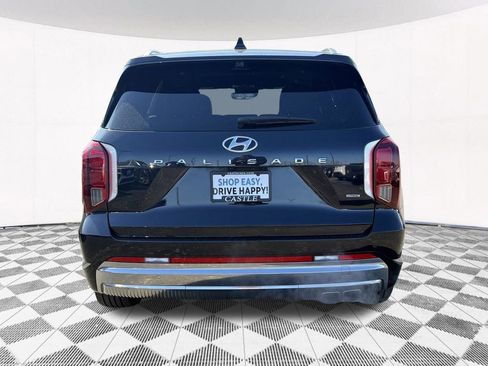 Used 2023 Hyundai Palisade Calligraphy image 12