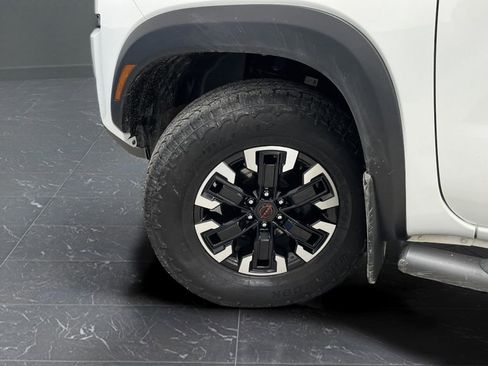 Used 2023 Nissan Frontier PRO-4X image 39