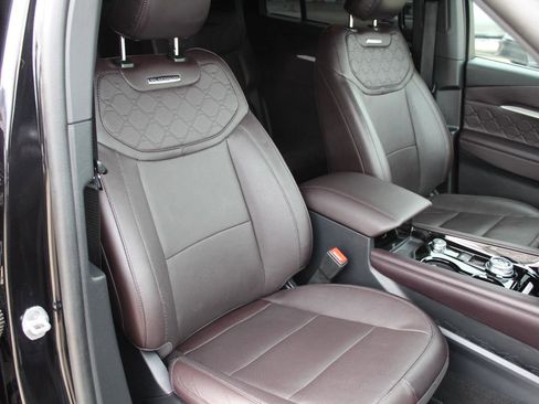 Used 2025 Ford Explorer Platinum w/ LUX Leather Package AWD/4WD image 77