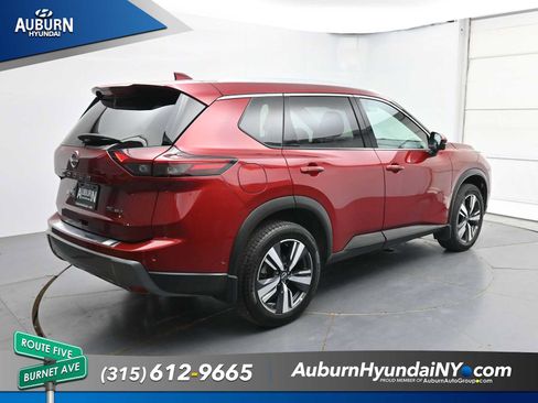 Used 2024 Nissan Rogue SL w/ SL Premium Package AWD/4WD image 2