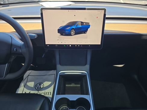 Used 2022 Tesla Model Y Long Range AWD/4WD image 11