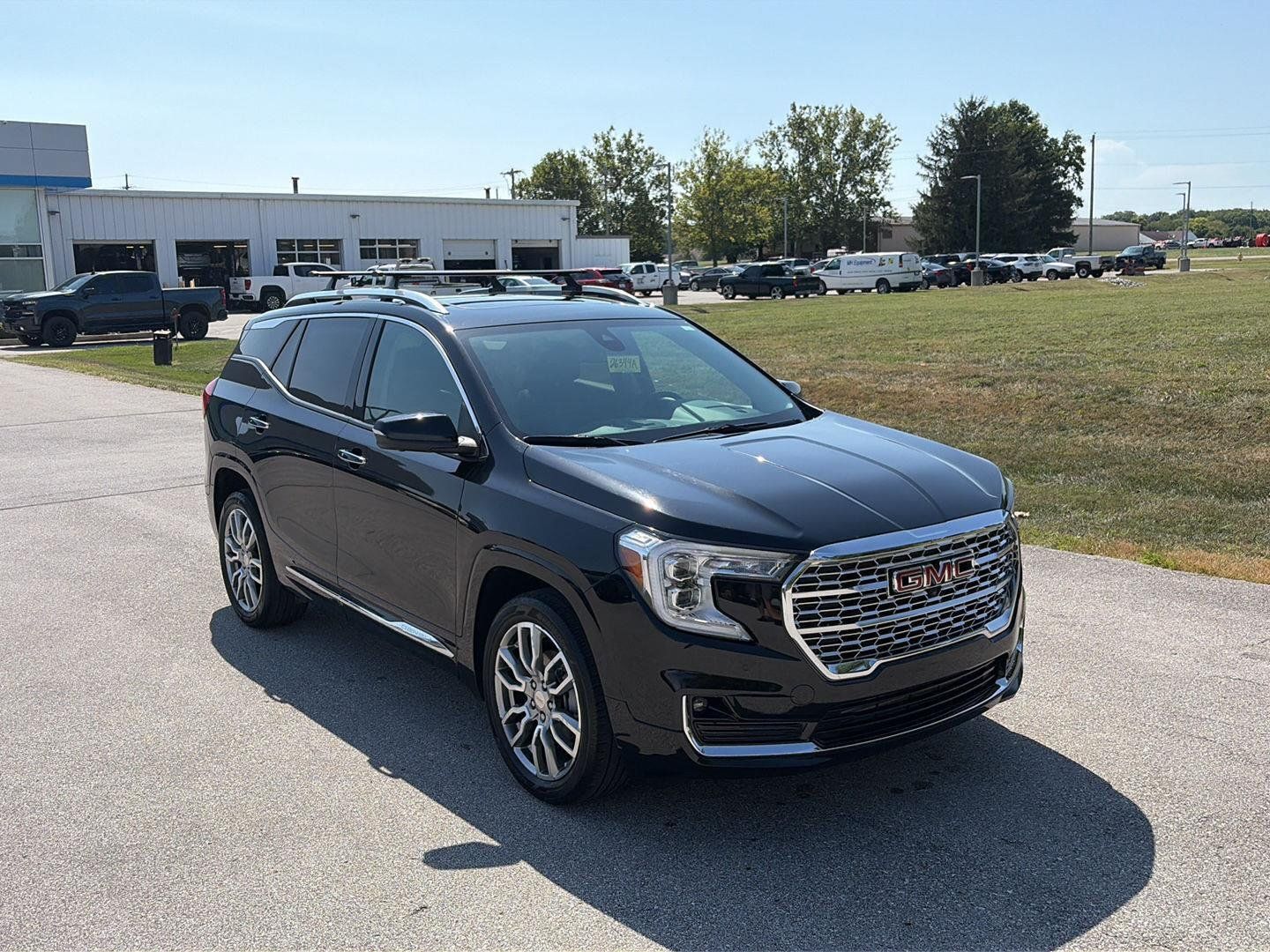 Used 2022 GMC Terrain Denali w/ Denali Premium Package AWD/4WD image 7