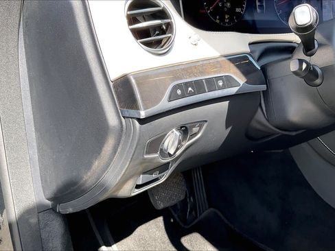 Used 2018 Mercedes-Benz S 560 Sedan image 33