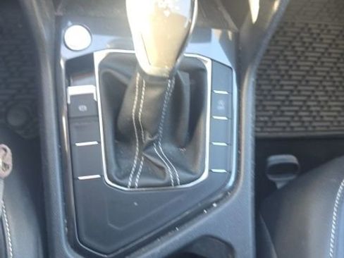 Used 2022 Volkswagen Tiguan SE image 24
