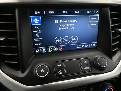 Used 2023 GMC Acadia SLE w/ Driver Convenience Package image 15