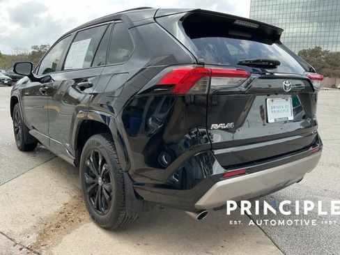 Used 2022 Toyota RAV4 SE image 10