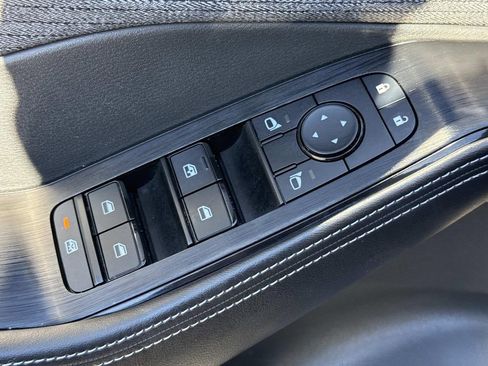 Used 2022 Nissan Rogue S image 23