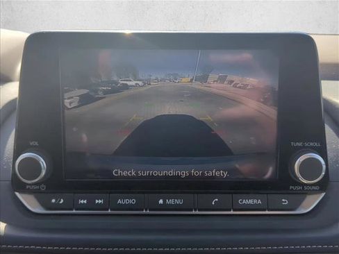 Used 2023 Nissan Rogue SV image 13