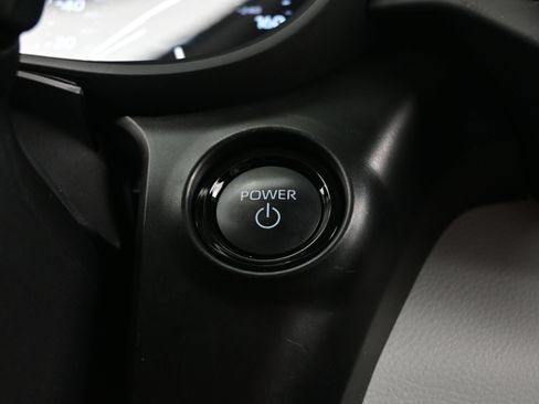 Used 2025 Toyota Sienna LE FWD image 23