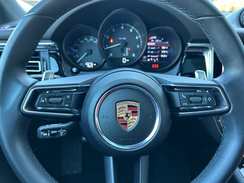 Used 2025 Porsche Macan image 29