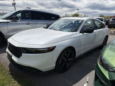 Used 2023 Honda Accord Sport image 4