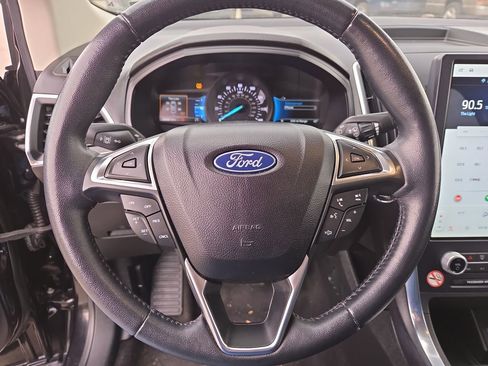 Used 2023 Ford Edge Titanium image 15
