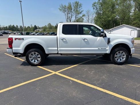 Used 2022 Ford F350 Platinum AWD/4WD image 2