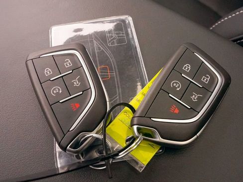 Certified 2025 Cadillac Lyriq Luxury image 29