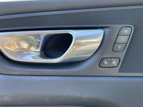 Used 2023 Volvo XC60 B5 Plus w/ Climate Package AWD/4WD image 34