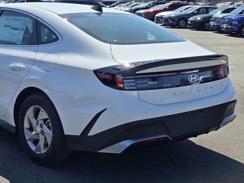 New 2025 Hyundai Sonata SE image 9
