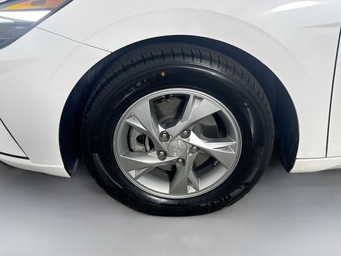 Used 2022 Hyundai Elantra SE FWD image 37
