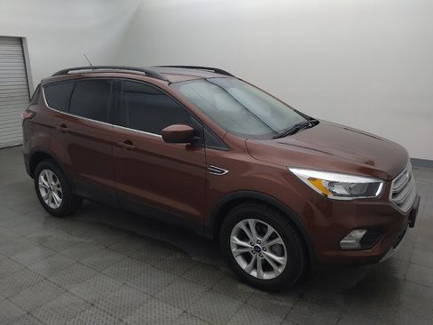 Used 2018 Ford Escape SE FWD image 11